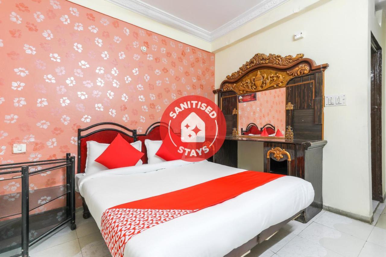 Oyo 62194 Pleasure Palace Hotell Indore Exteriör bild