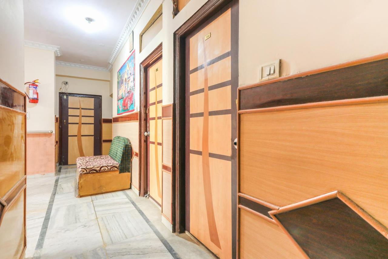 Oyo 62194 Pleasure Palace Hotell Indore Exteriör bild