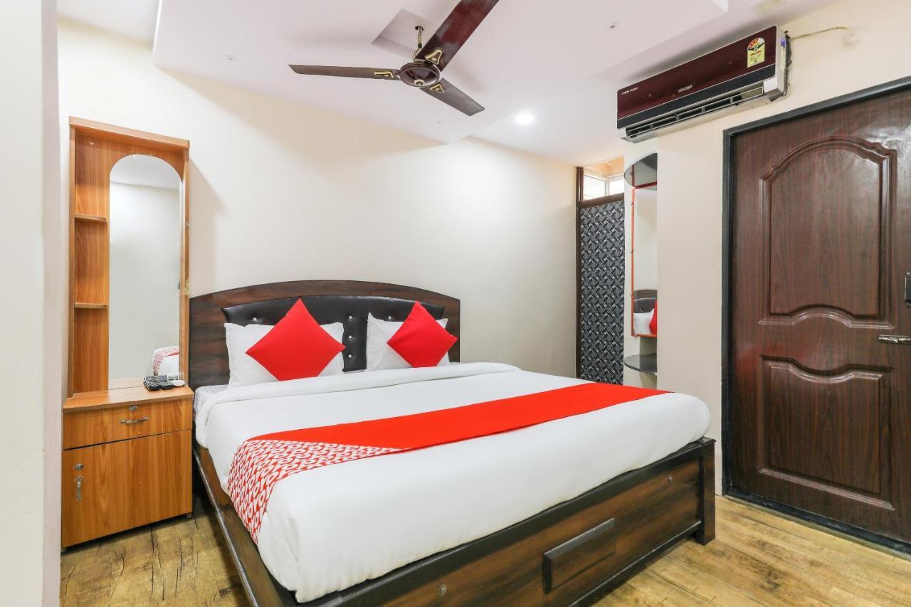 Oyo 62194 Pleasure Palace Hotell Indore Exteriör bild