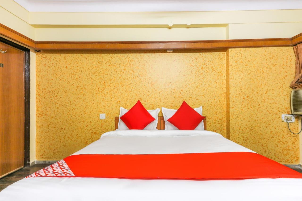 Oyo 62194 Pleasure Palace Hotell Indore Exteriör bild
