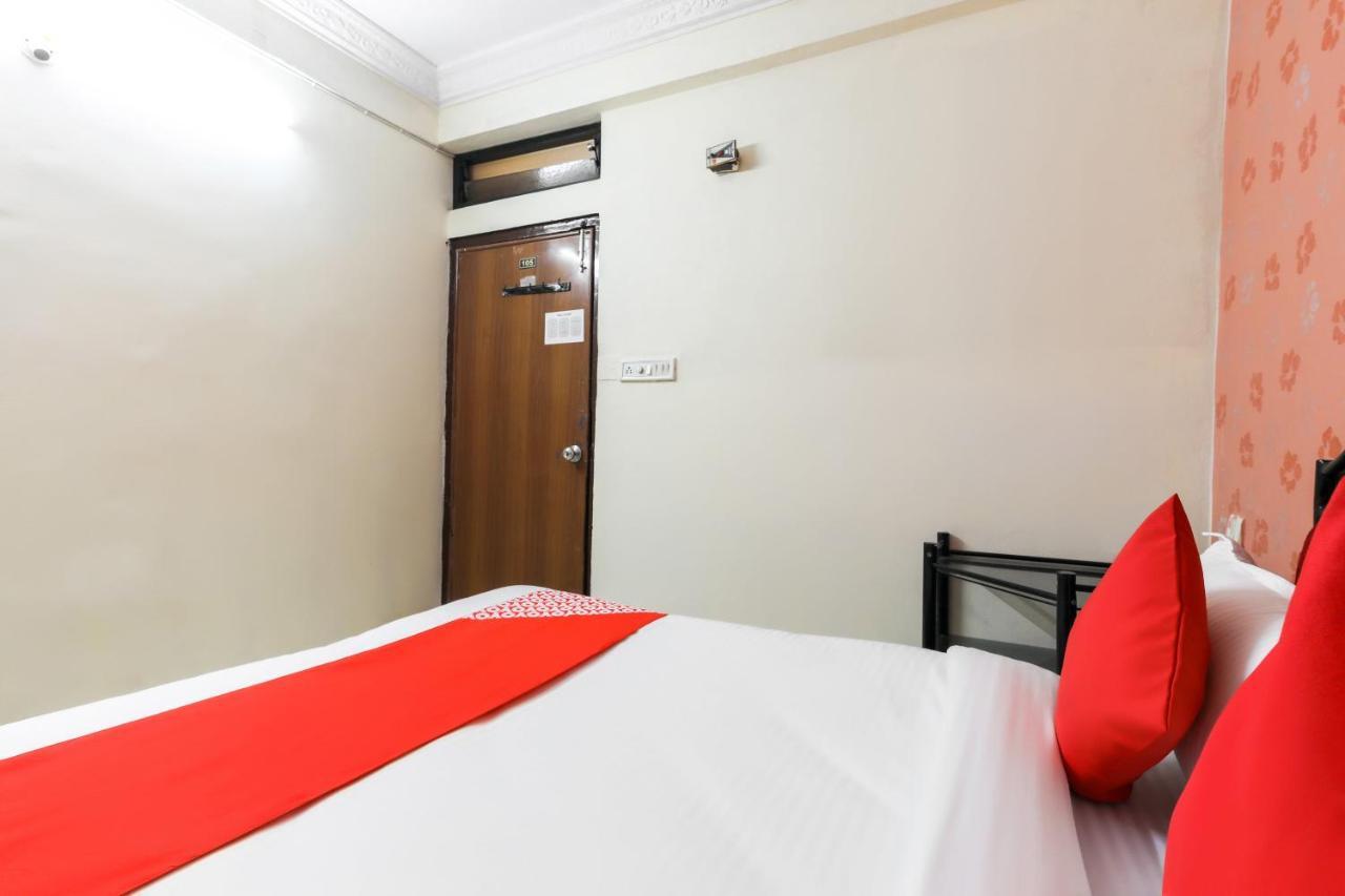 Oyo 62194 Pleasure Palace Hotell Indore Exteriör bild