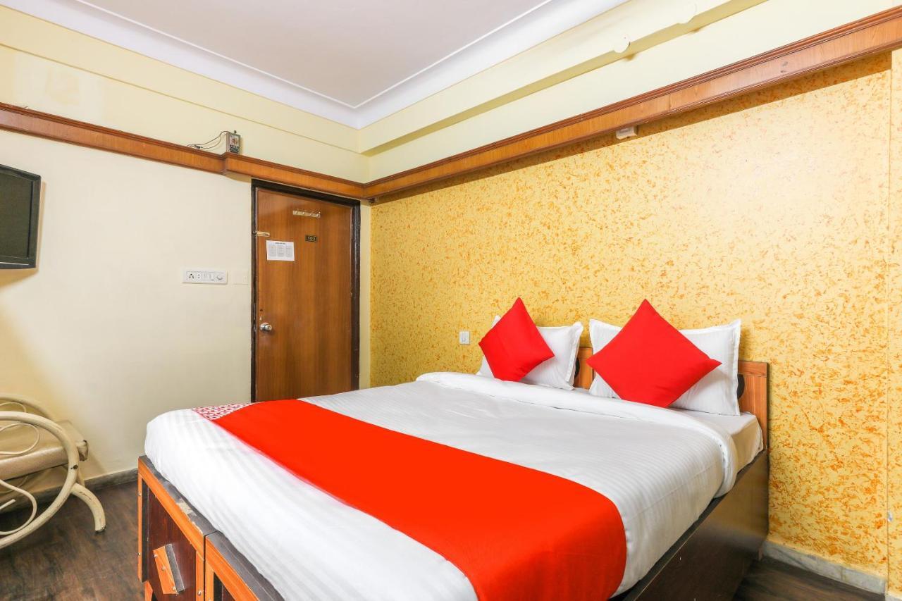 Oyo 62194 Pleasure Palace Hotell Indore Exteriör bild