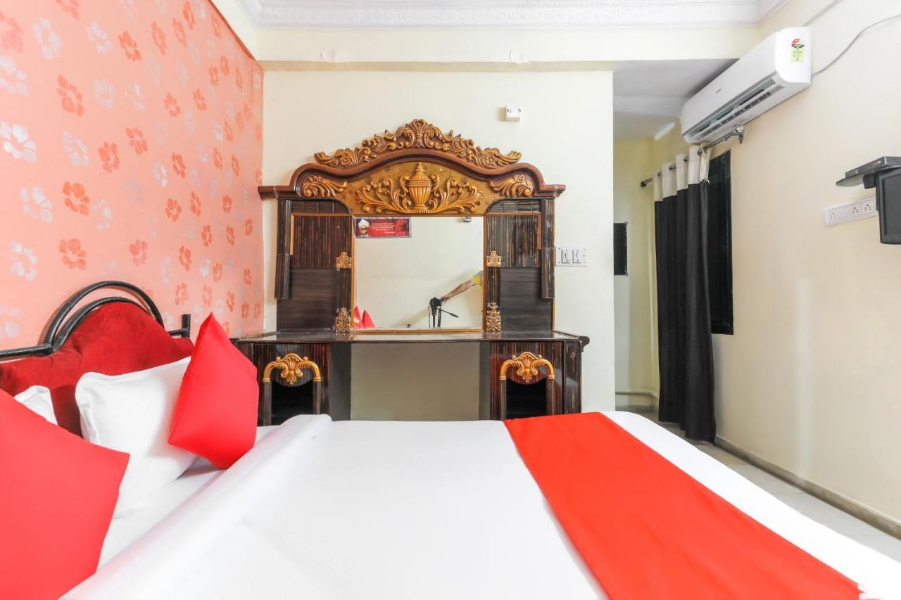 Oyo 62194 Pleasure Palace Hotell Indore Exteriör bild