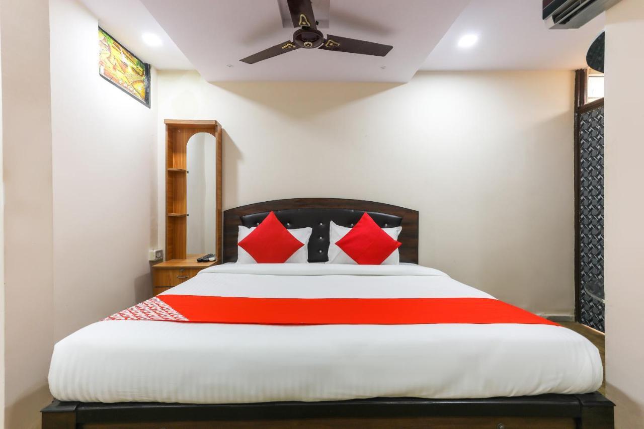 Oyo 62194 Pleasure Palace Hotell Indore Exteriör bild