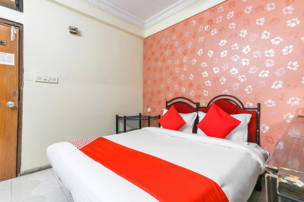 Oyo 62194 Pleasure Palace Hotell Indore Exteriör bild