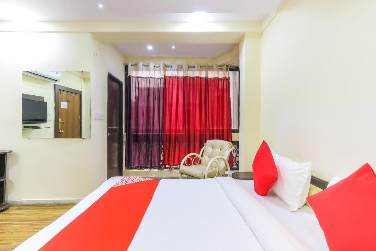 Oyo 62194 Pleasure Palace Hotell Indore Exteriör bild