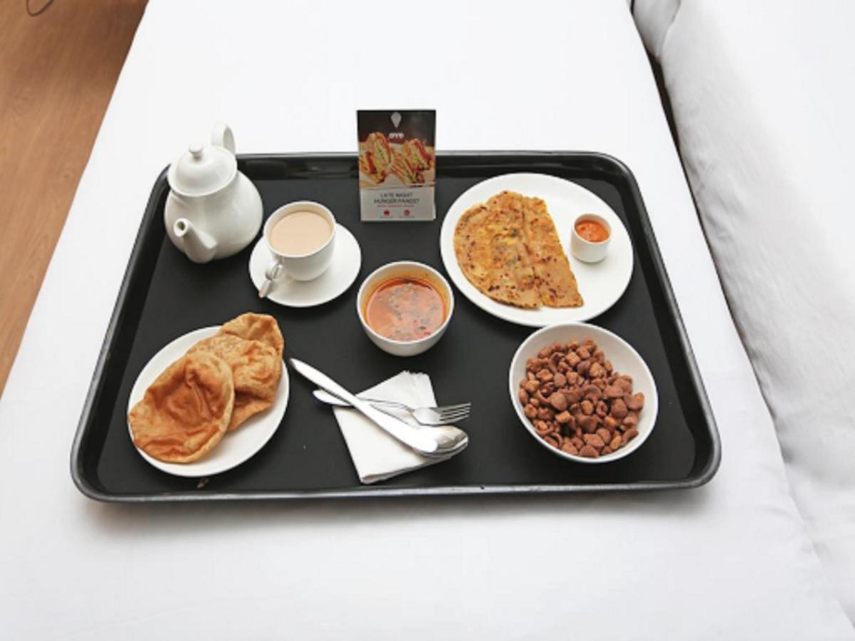 Oyo 62194 Pleasure Palace Hotell Indore Exteriör bild